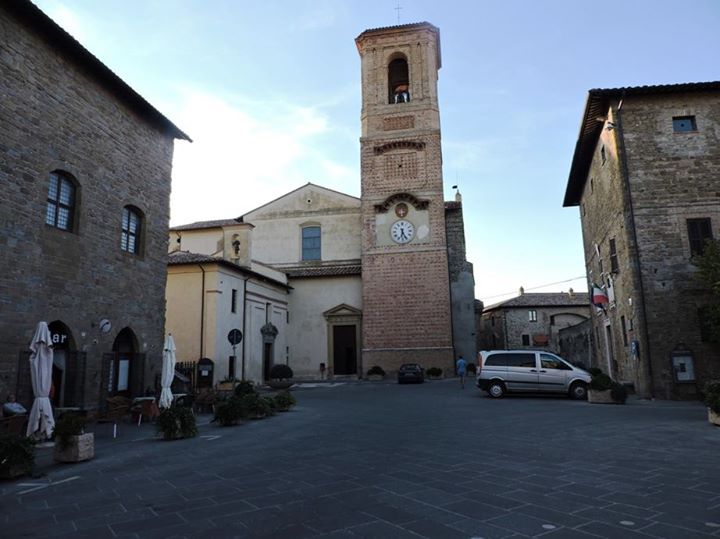 Chiesa di Collegiata e San Maria Maggiore - facing - the smaller church to the left side is the Chiesa di San Francesco e Dell'Orazione