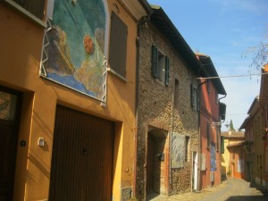 houses with painted walls