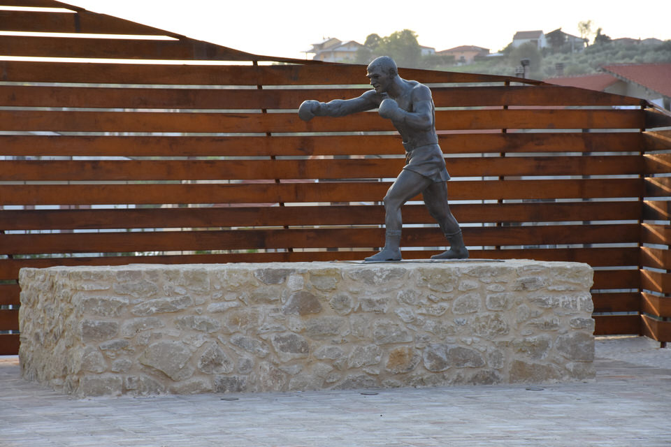 Rocky Marciano statue in Ripa Teatina